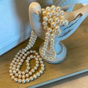 GORGEOUS Freshwater Pearl Necklace